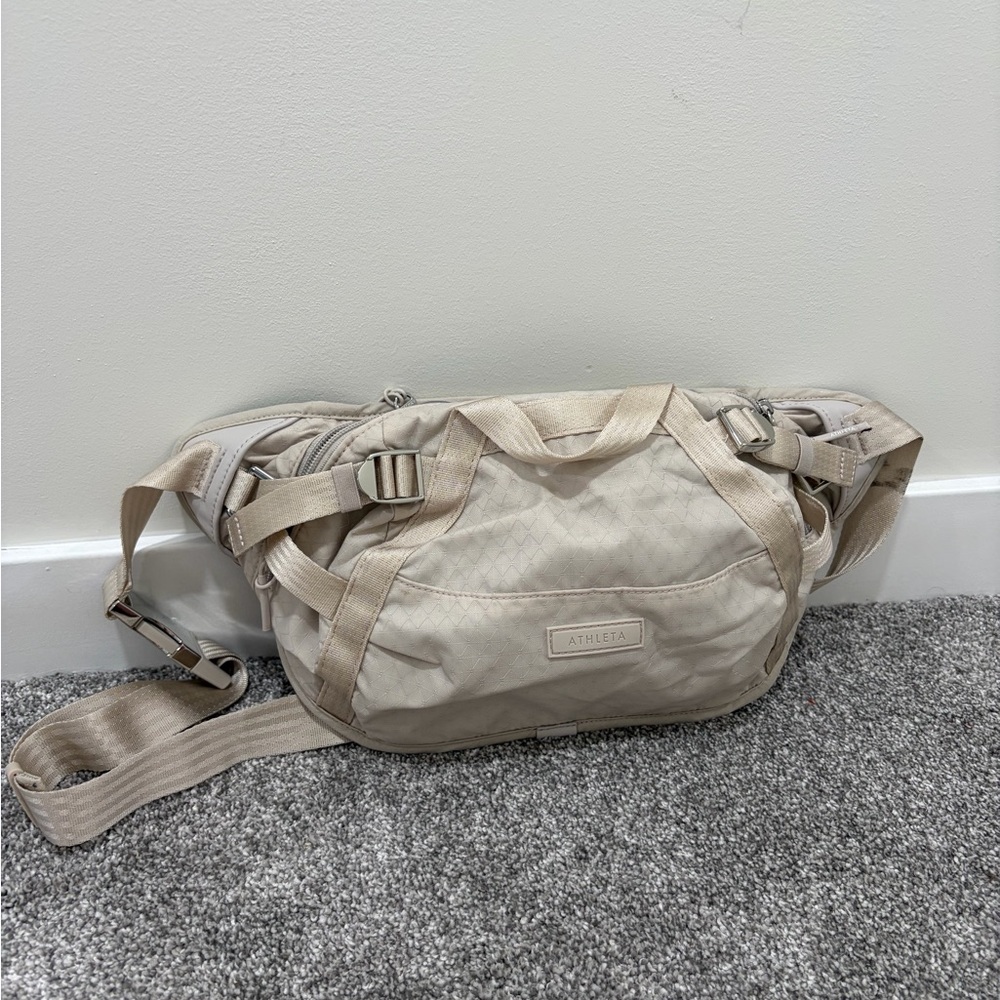 Athleta Large Excursion Crossbody Bag